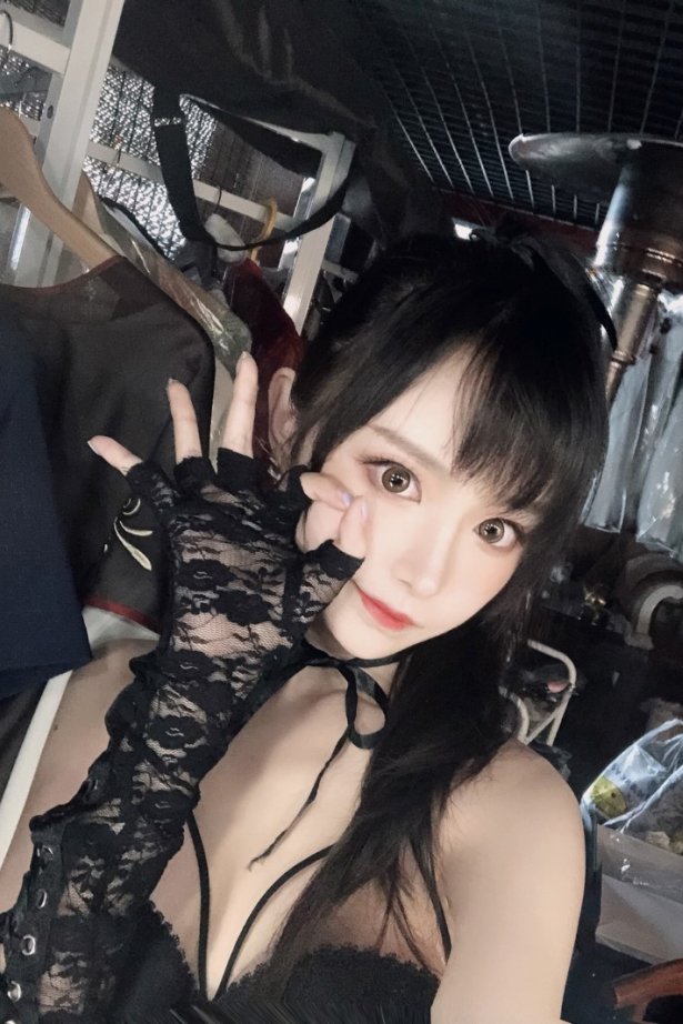 人气动漫Coser@Shika小鹿鹿 自拍图包 [12P/3V/28MB]