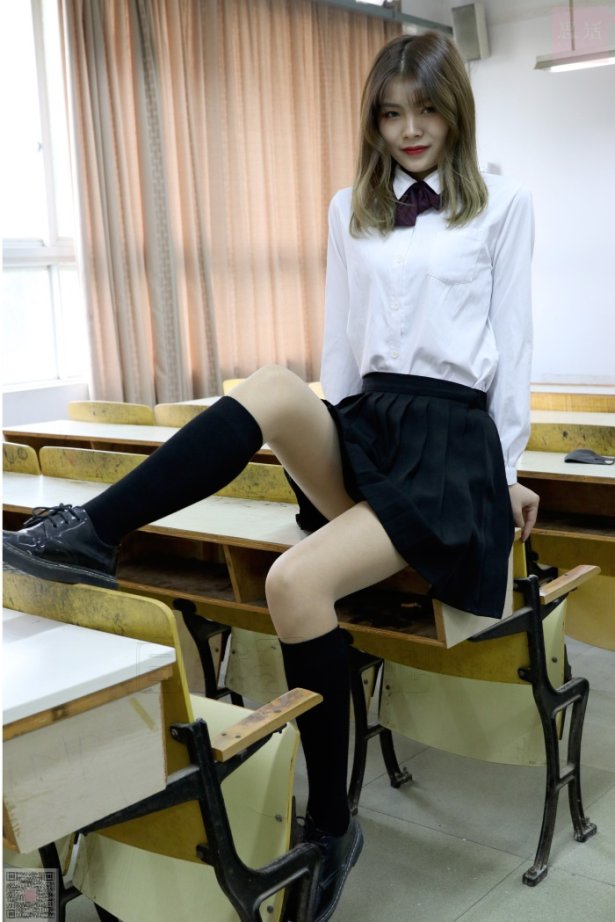 [SiHua思话] SH047 大四學姐的最后一次重温 可乐 [95P/2V/1.61G]