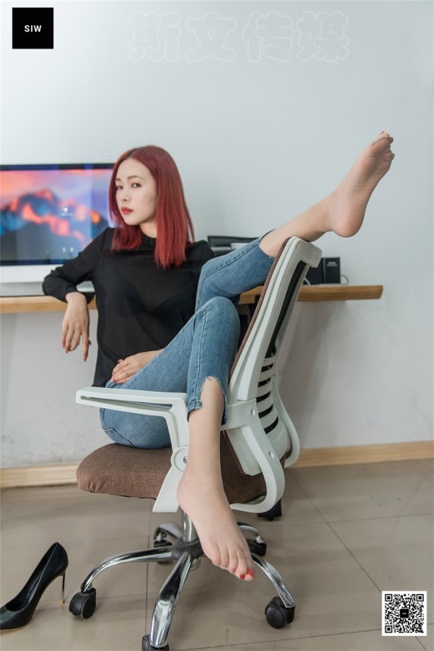 [SIW斯文传媒] VOL.017 办公裤里丝-悦悦 [64P/165MB]