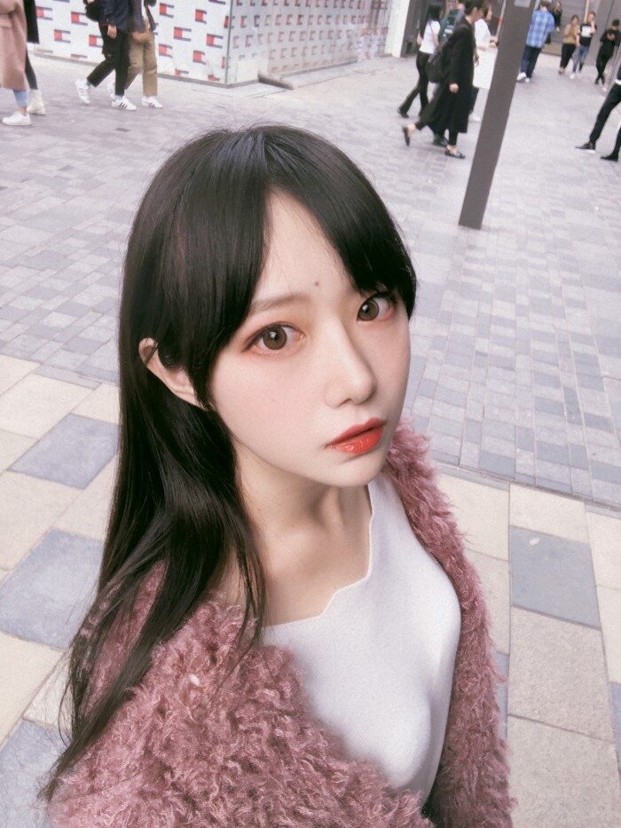 人气动漫Coser@Shika小鹿鹿 三里屯街拍 [31P/301MB]