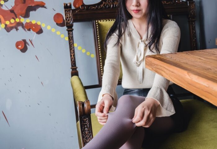 袜涩写真 VOL.025 莎莎灰丝出镜 [62P/1V/1.55G]