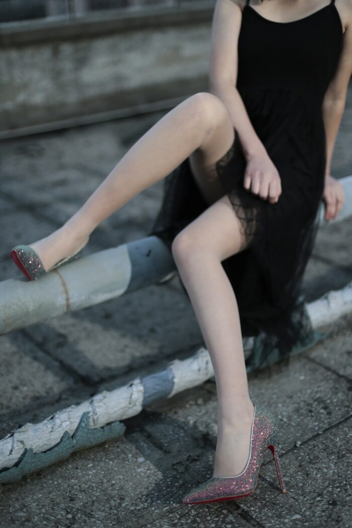 奈丝写真 NO.060：喵璃-从白昼到黑夜，在天台吹吹风 [39P/216MB]