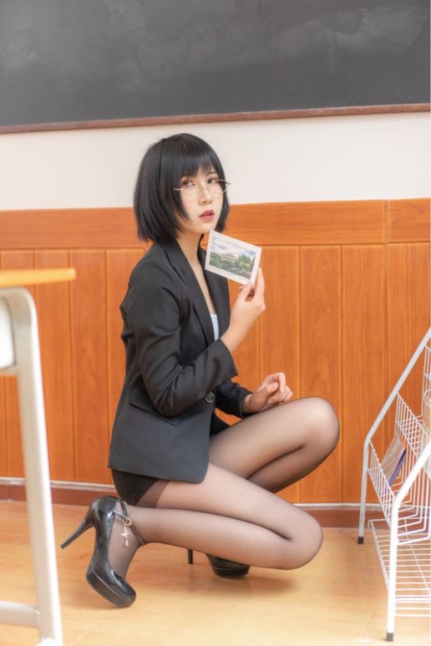 微博妹字@逐月SU 家庭教师 [56P/3MB]