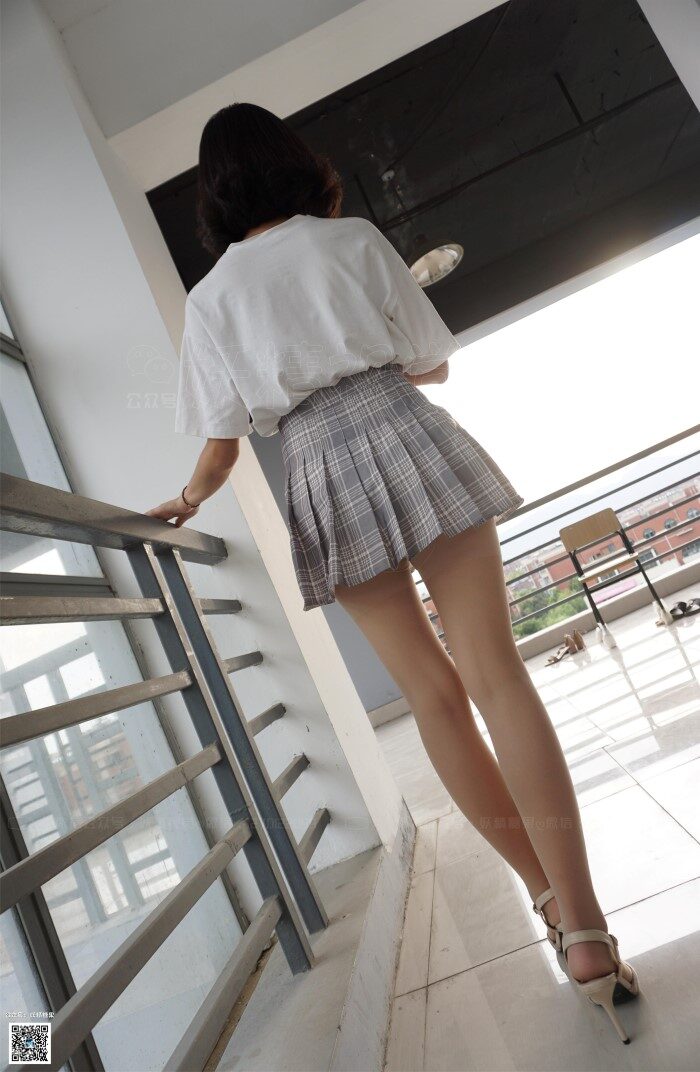 妖精视觉 NO.186 冬冬-看她，会上瘾？[63P/38MB]