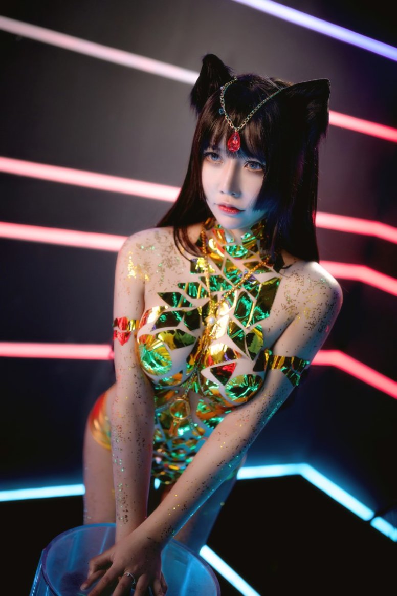 微博红人Coser@抱走莫子aa 金色传说 [35P/672MB]