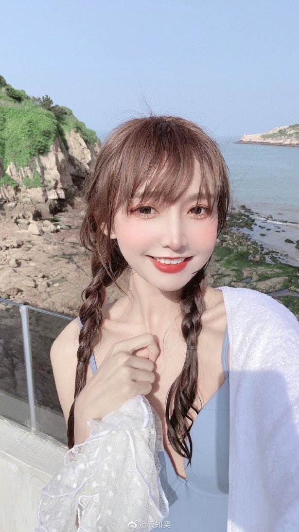 捕获超可爱至服罗莉正妹「云知笑」，对你甜笑「迷人颜值」萌到无法挡！