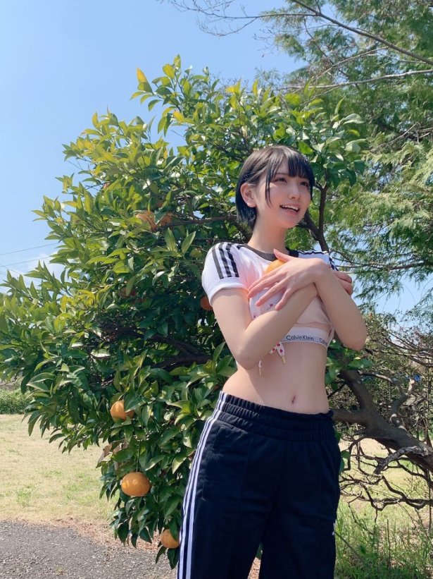 2.5次元偶像《あまつ様》死库水+姓感往袜的夏日写真特辑