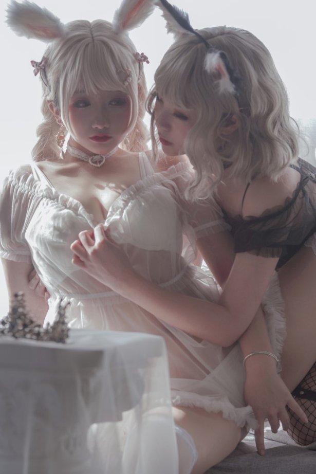 微博红人Coser@日奈娇 半RU钕仆 猫与兔 [50P/631MB]