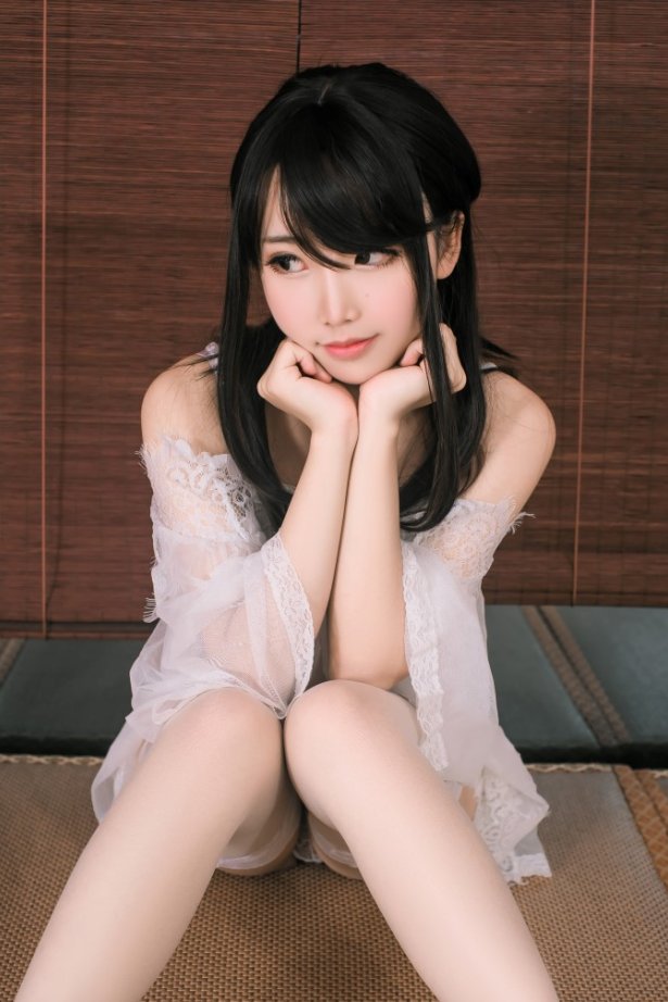 人气动漫Coser@面饼仙儿 – 足控 铃兰 [43P/483MB]