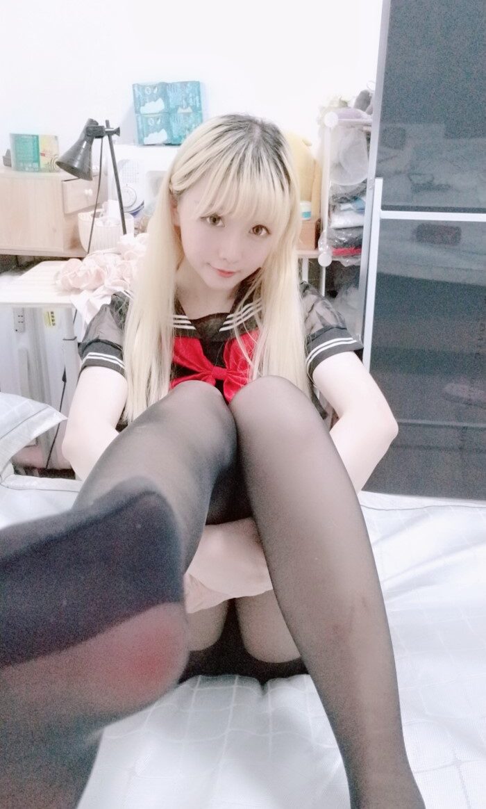 微博妹字@星之迟迟  黑至服 [68P/3V/534MB]