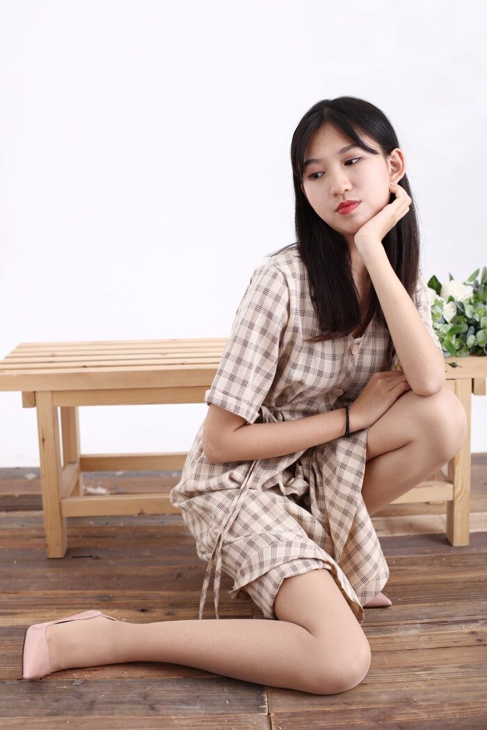 奈丝写真 NO.128：小橙子 – 复古条格裙子 [45P/529MB]