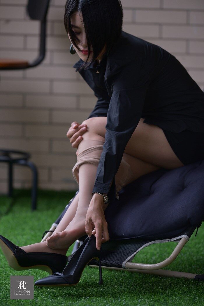 [IESS异思趣向] 普惠集 219 小缓 刚进城的素人2 [86P/96MB]