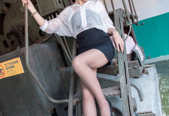 SSA丝社 第021期：芷沫职业装咖啡丝街拍时尚[99P/1.27GB]