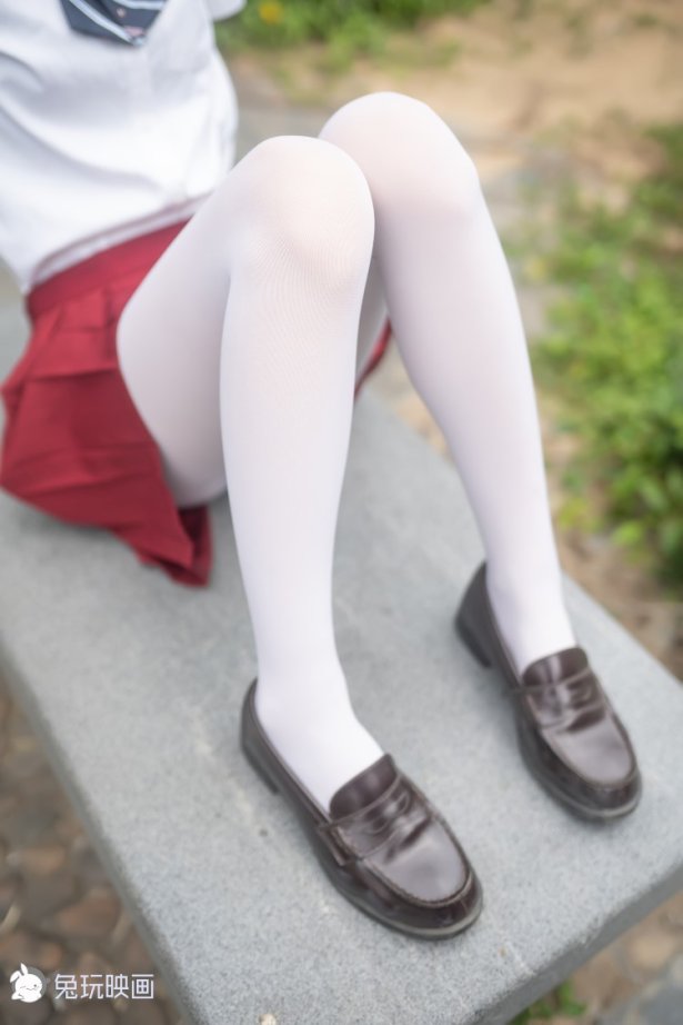 兔玩映画 C 084  户外红裙白丝 [40P//96MB]