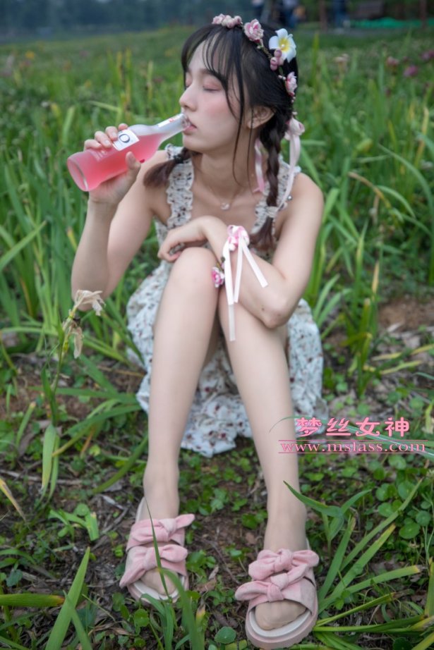 [MSLASS梦丝女神] 2019-05-13 玥玥 田园的萌妹 [78P/685MB]