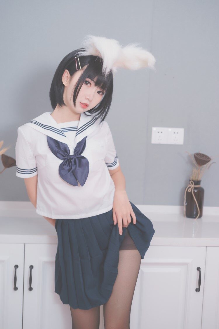 网荭Coser@面饼仙儿 – 面饼兔耳jk [17P/170MB]