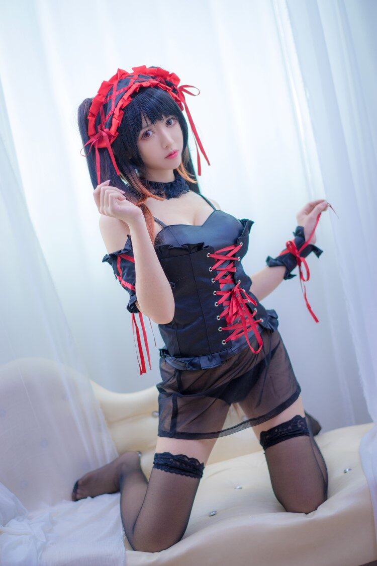 人气动漫Coser@鳗鱼霏儿 – 狂三睡衣 [13P/170MB]