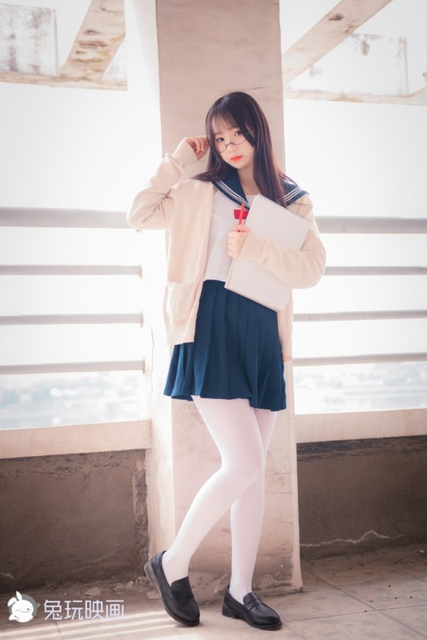 兔玩映画 B 164 白丝眼镜娘 [43P/322MB]