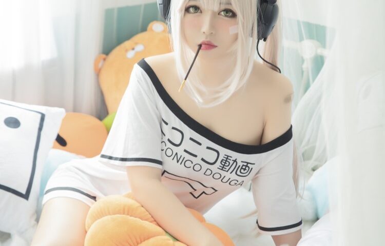 知名动漫博主@黑猫猫OvO – 肥宅凌波 [19P/326MB]