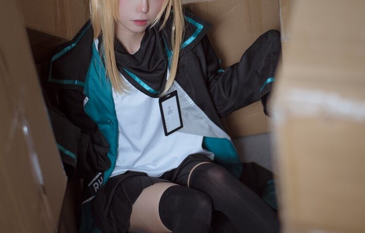 人气Coser动漫博主@绮太郎 明日方舟杜林 [19P/217MB]