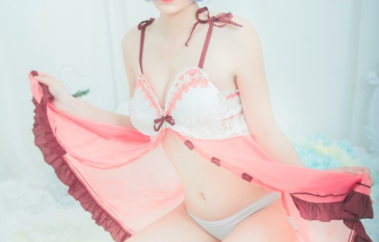 知名主播红人@w黑米粥w 雷姆睡衣 [24P/63MB]