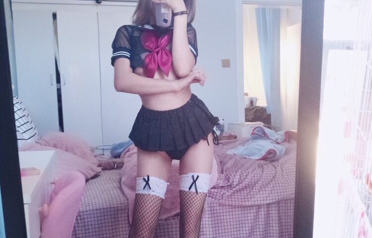 微博妹字@过期米线线喵  jk黑丝 [17P/23MB]