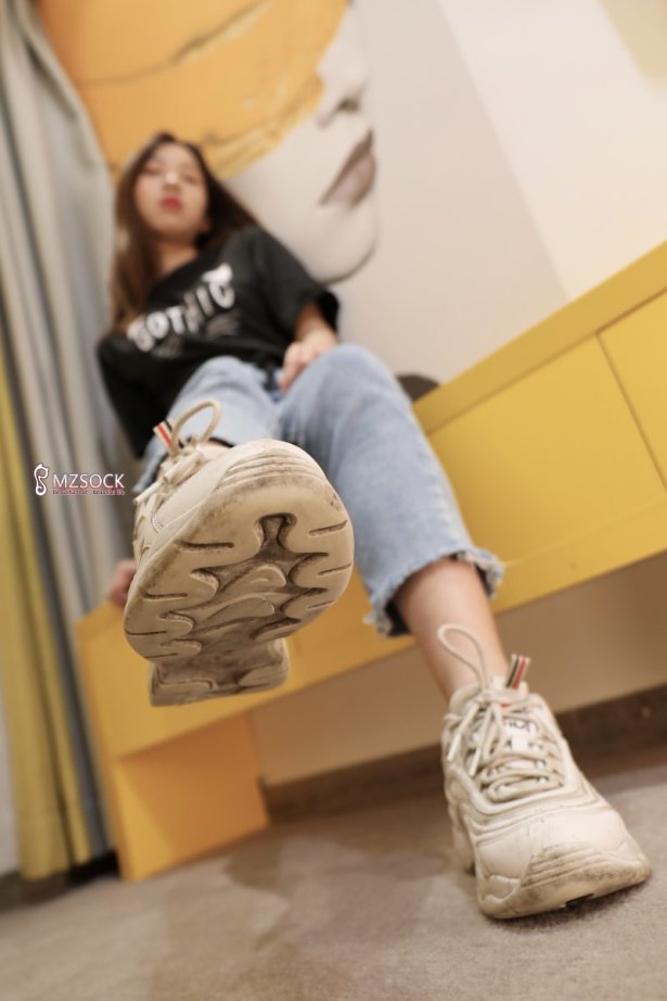 [MZSOCK]爱镁足 No.078 小怡 七分牛仔裤 [66P/240MB]