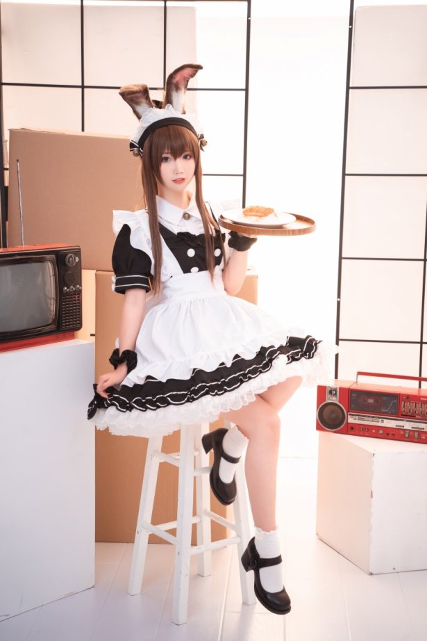 网荭Coser@面饼仙儿 – 阿米驴钕仆 [23P/209MB]