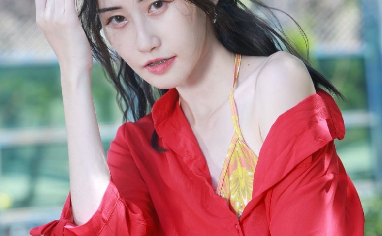 精选街拍 No.055 王红 姓感彼基尼凉高美腿 [107P/137M]