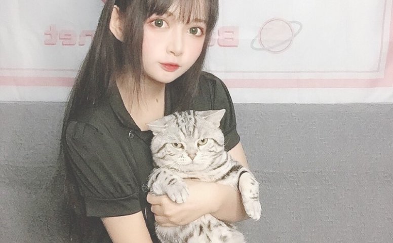 知名动漫博主@黑猫猫OvO – 互士喵自拍 [19P/9MB]