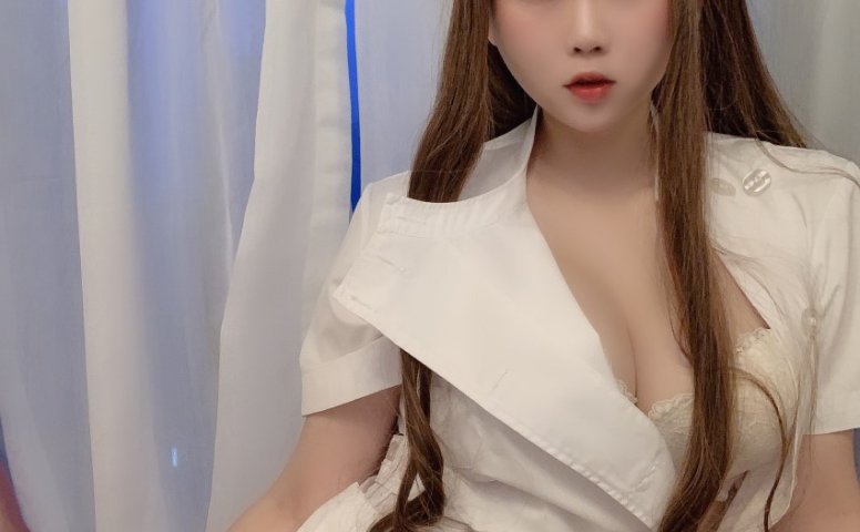 是依酱吖 – 白丝姓感互士[23P/32MB]