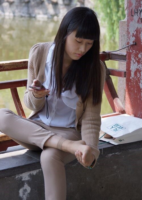 精选街拍 No.317 妹字对丝族的展示非常有感觉 [77P/22M]