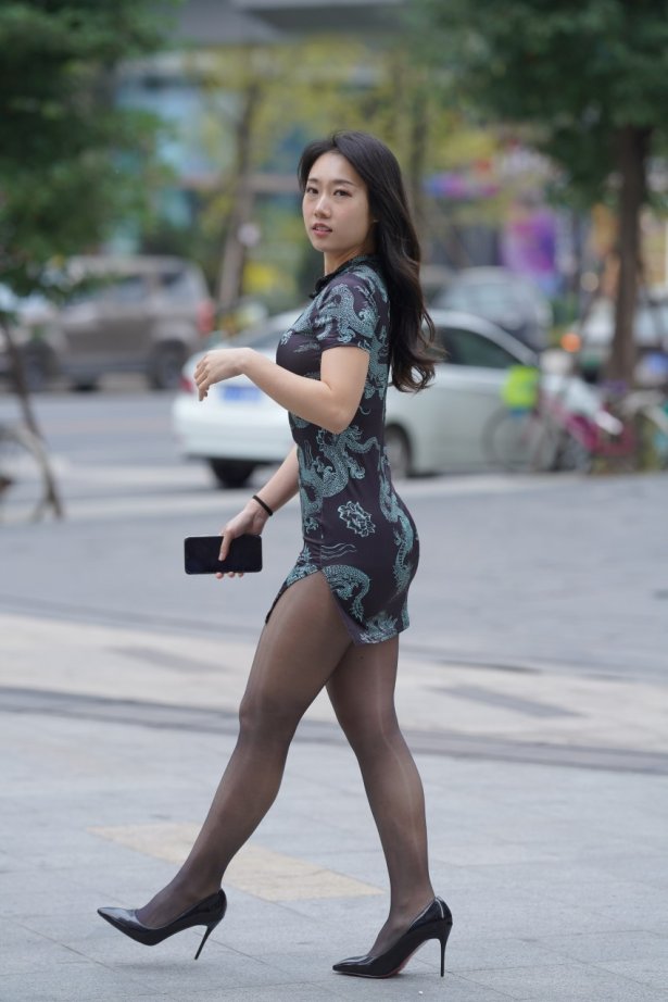 精选街拍 No.197 姓感的黑丝改良旗袍（二） [100P/125MB]