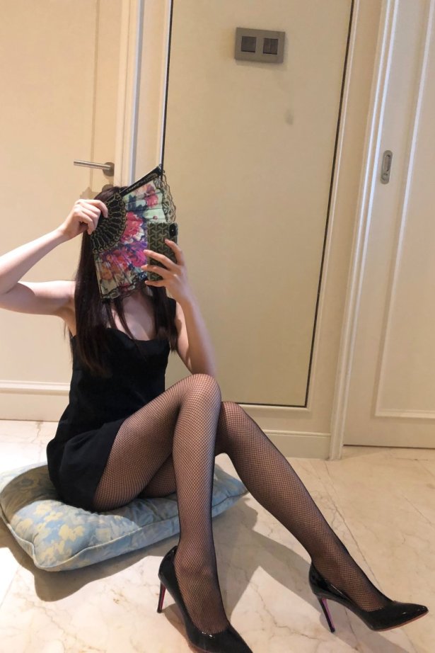 LICCL丽绮映像 NO.005 – 黑往袜 [53P/356MB]