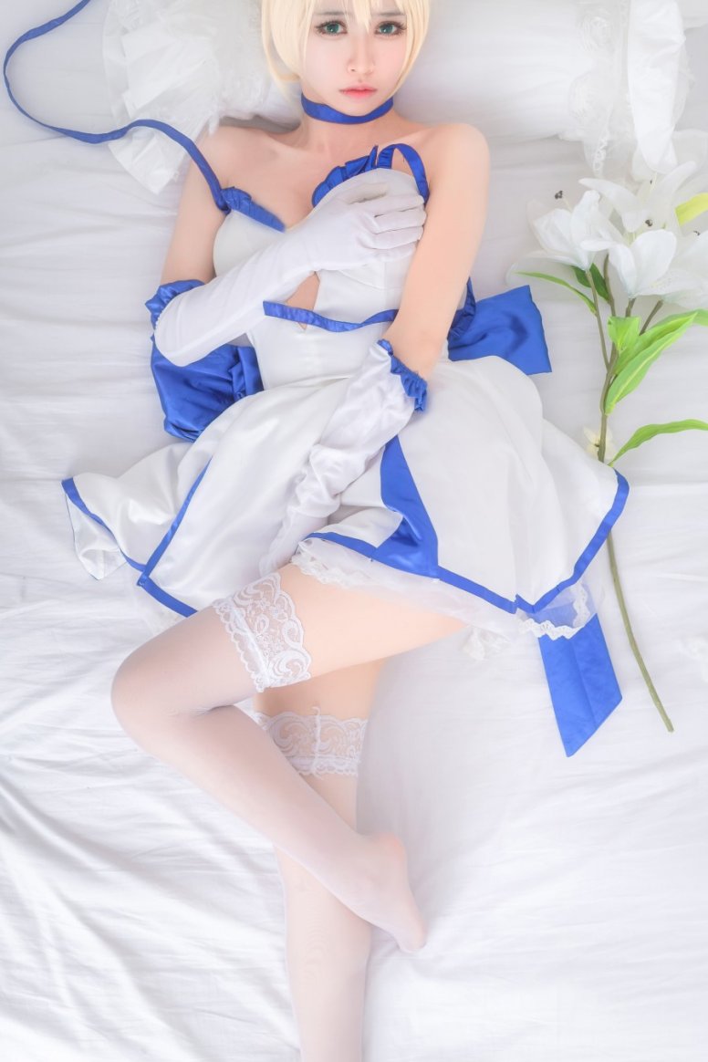 鳗鱼霏儿 – 青春钕仆白丝 [19P/71MB]