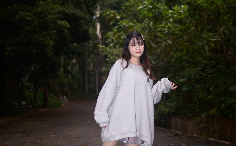 [只糖原创]定制001 优米 裙摆撑得起所有温柔和盛夏 [145P/1V/888MB]