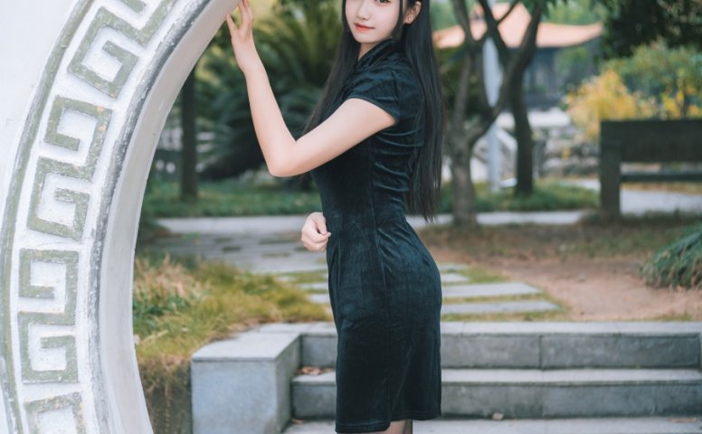 [喵糖映画]VOL.461 黑丝旗袍园游 [36P/244MB]