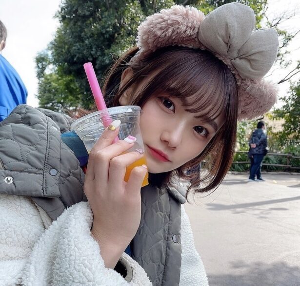 俏皮短发萌妹「カワイレナ」无辜表情如小动物般惹人疼爱　水汪大眼电力超过十万伏特