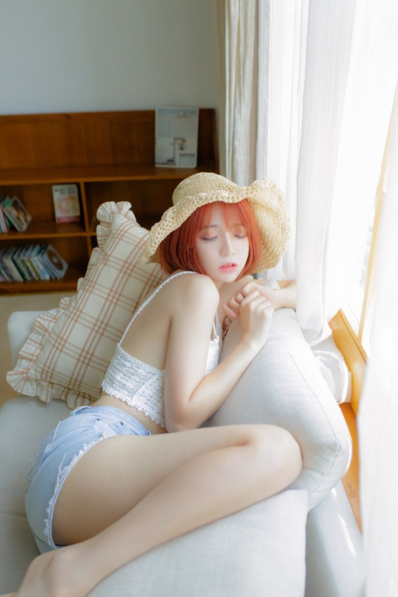 网紅Coser@疯猫ss 草帽女孩 [30P/654MB]