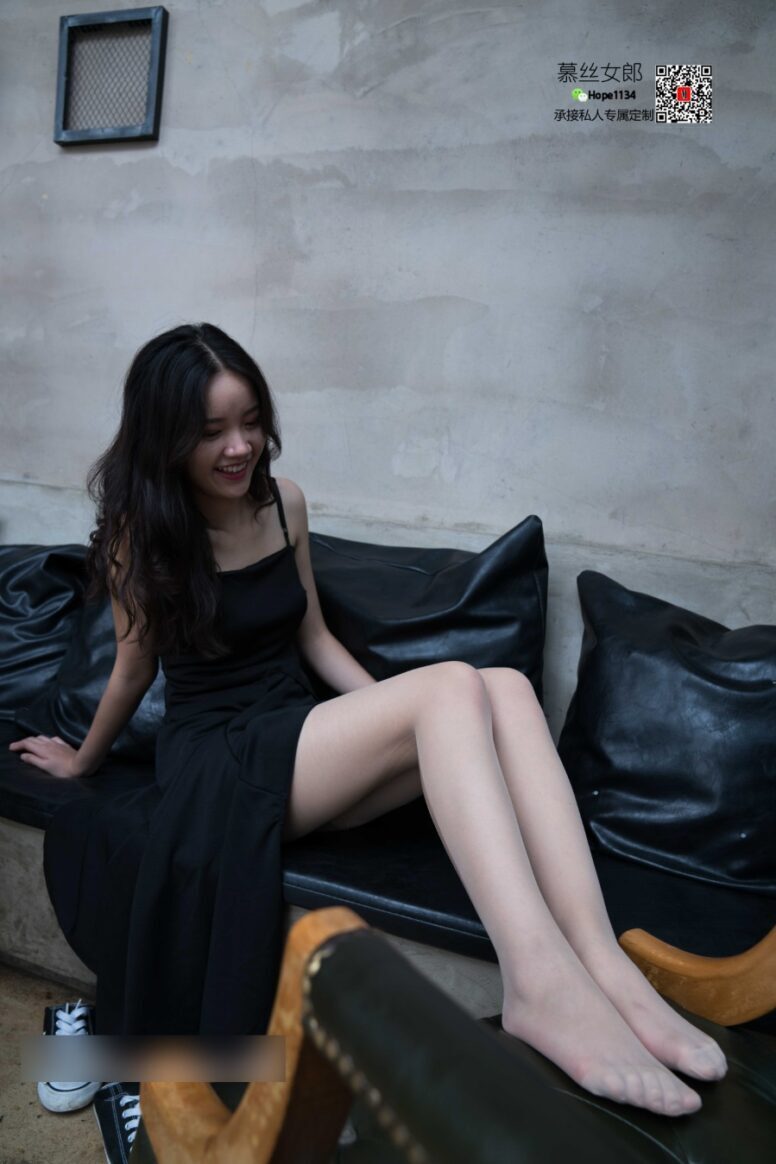 [MussGirl慕丝女郎]NO.072 甜美温柔的姑娘 婷婷 沙发上的丝秀 [79P/195MB]