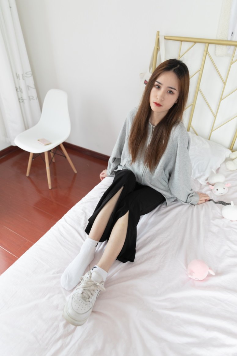 勿恋传媒 NO.819 草莓-星光与行囊[152P/1V/4.70GB]