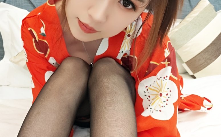 小女巫露娜 – 和服桃心黑色长筒袜 [44P/179MB]