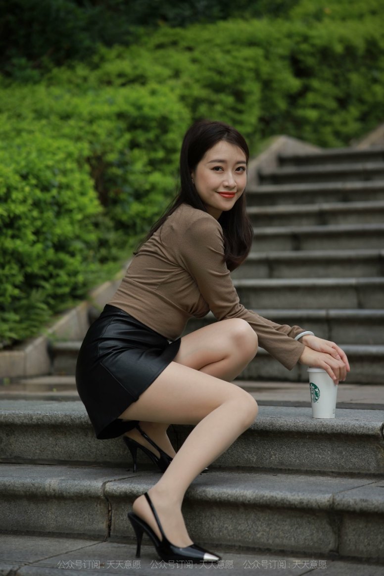 [IESS异思趣向] 耽丝 1021 公园偶遇 小婕 [92P/119MB]