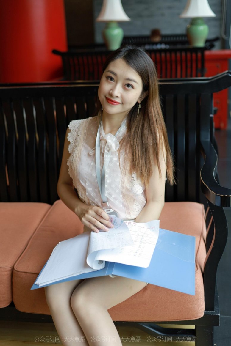 [IESS异思趣向] 2021.09.05 丝享家910：小婕《美腿业务员》[105P/168MB]