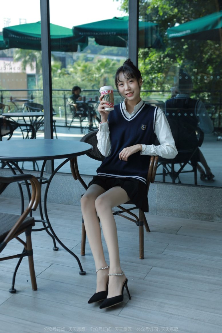 [IESS异思趣向] 耽丝 211110 团团的纯玉学苑装 [94P/94MB]