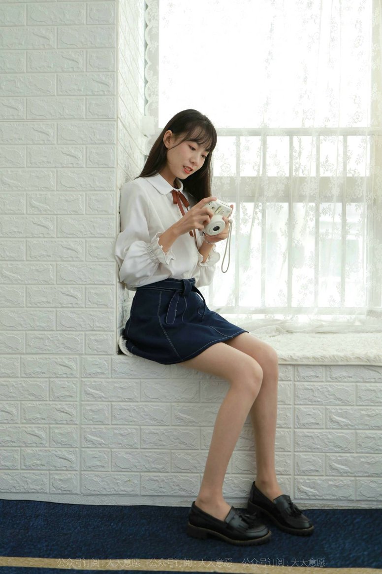 [IESS异思趣向] 2021.10.08 丝享家941：团团《长腿学苑风》 [97P/155MB]