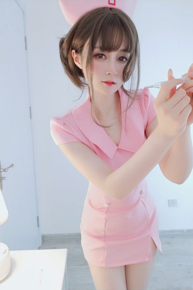 Coser小解解 白银81 – 夜间的私人互士 [24P/58MB]