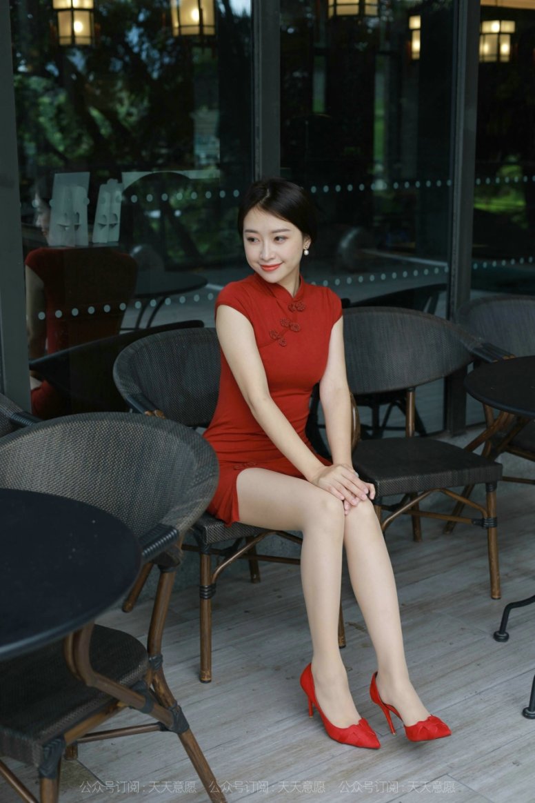 [IESS异思趣向] 2021.10.15 丝享家948：小婕《红色旗袍》[90P/120MB]