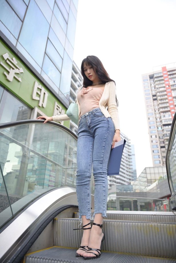 [我丝你想]MX009 美西 公交车站奇遇记4 [74P/89MB]