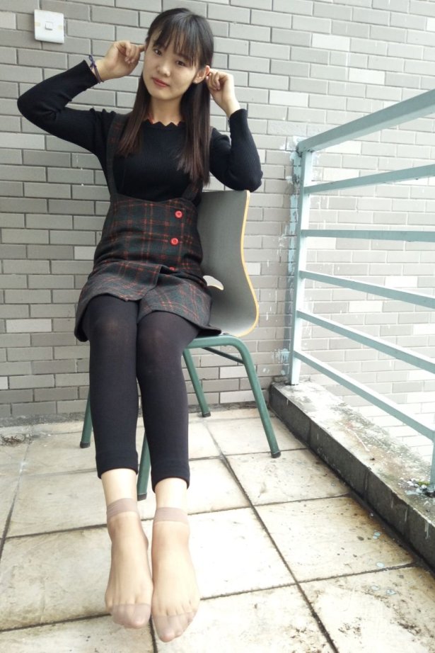 XUE妹校园寝室短丝系列001期 王丽君 [85P/284MB]